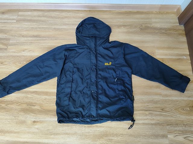 Продам куртку Jack Wolfskin