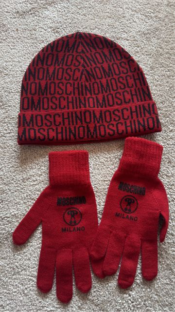 Шапка moschinoиз коллекции Moschino .