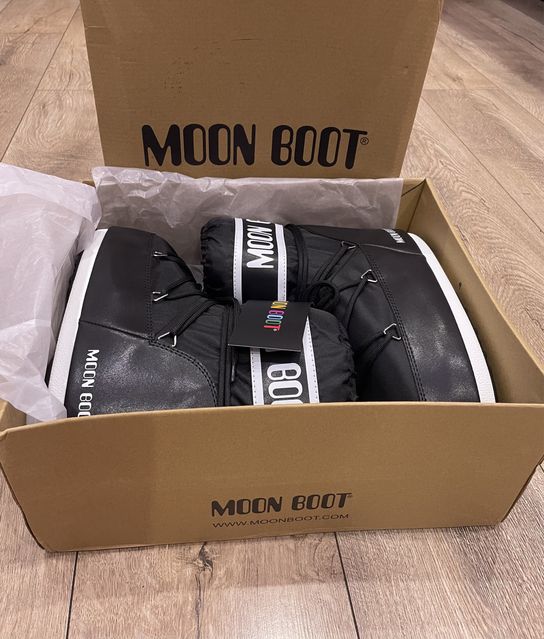 Мунбути Moon Boot чорні з білими написами — zdjęcie 5