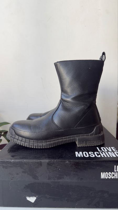 Чоботи Love Moschino