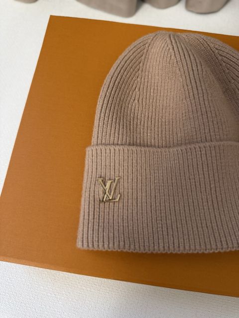 Шапка Louis Vuitton — zdjęcie 3