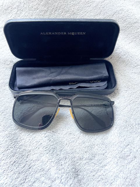 Окуляри сонцезахисні Alexander McQueen