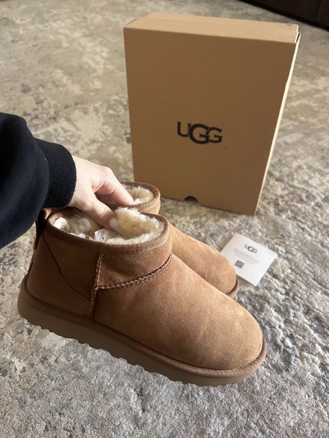 Жіночі уггі UGG Classic Ultra Mini