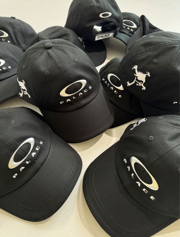 Oakley x palace кепка