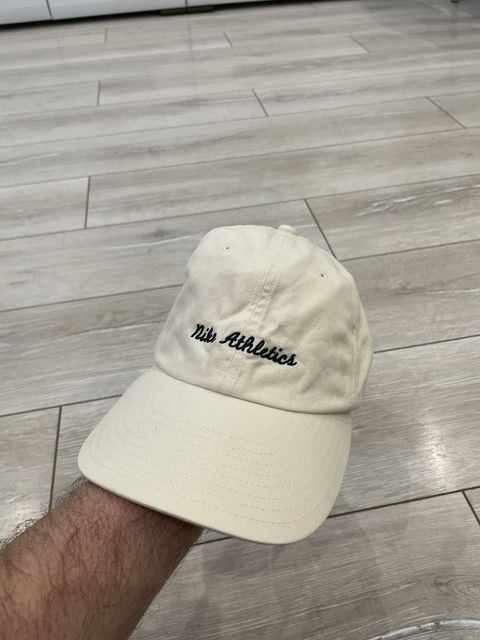 Вінтажна кепка Nike Athletics