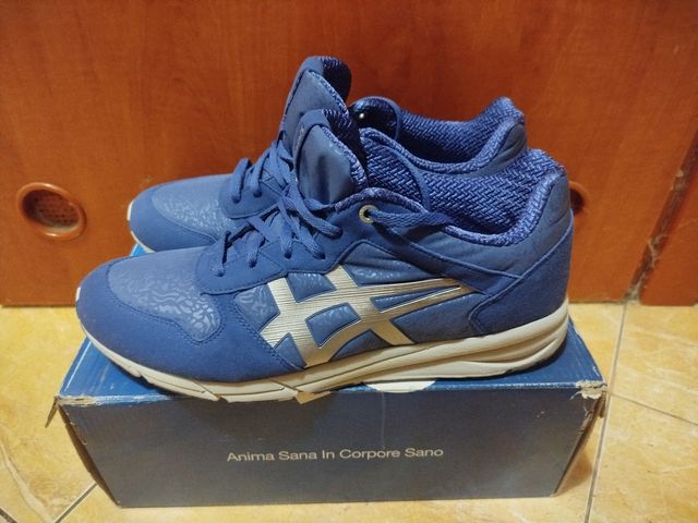 Кросівки Asics нові