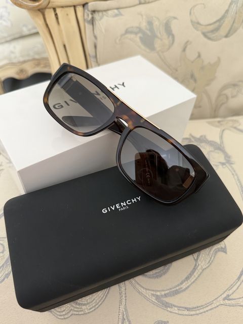 Сонцезахисні окуляри Givenchy