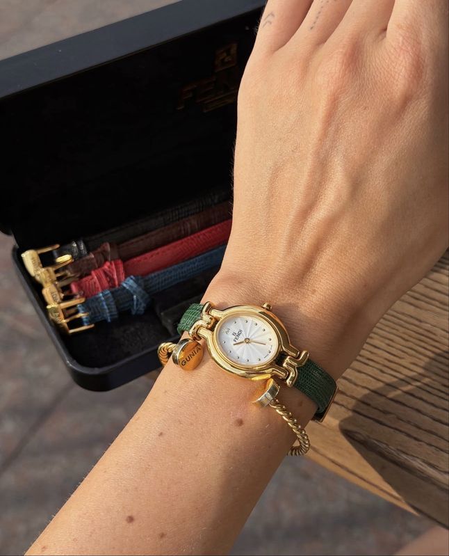 Вінтажний годинник Fendi 640L зі змінними ременями, оригінал
