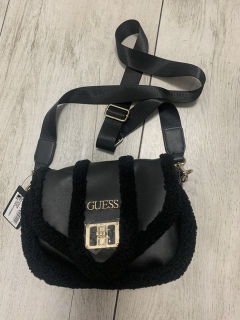 Продам сумку фирмы Guess
