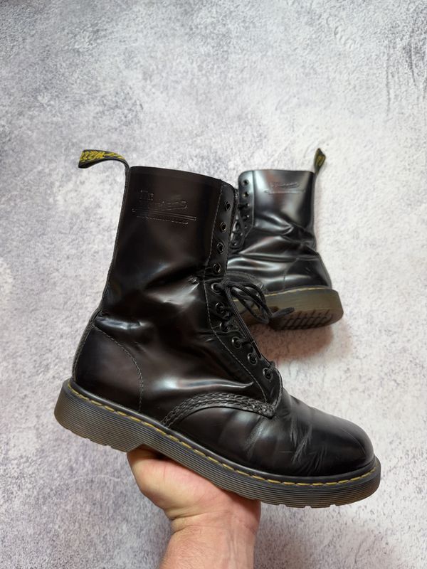 Високі 10-люверсні черевики Dr. Martens 1490