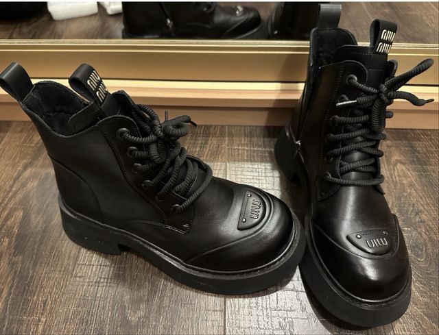 Ботиночки miu miu 25,5см по стельке