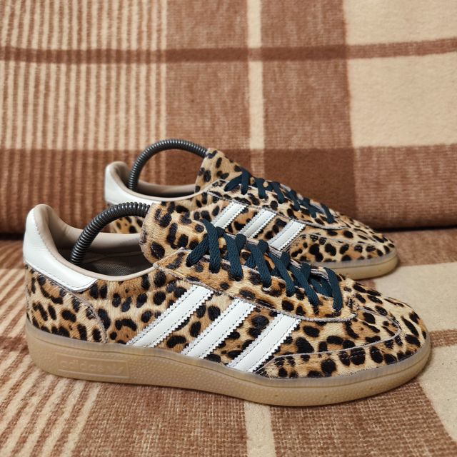 Жіночі кросівки adidas spezial