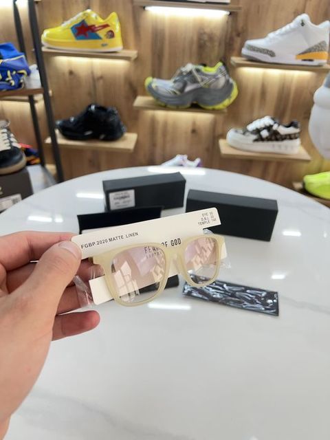 Окуляри Fear of God Essentials Beige Logo — zdjęcie 3
