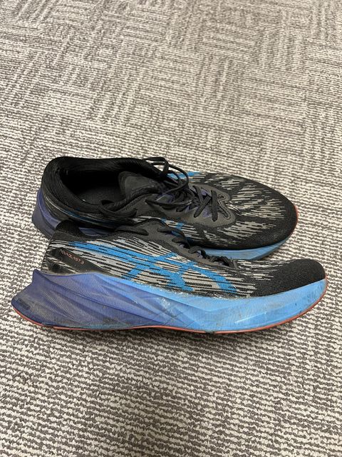 Кроссовки Asics Novablast 3 — zdjęcie 4