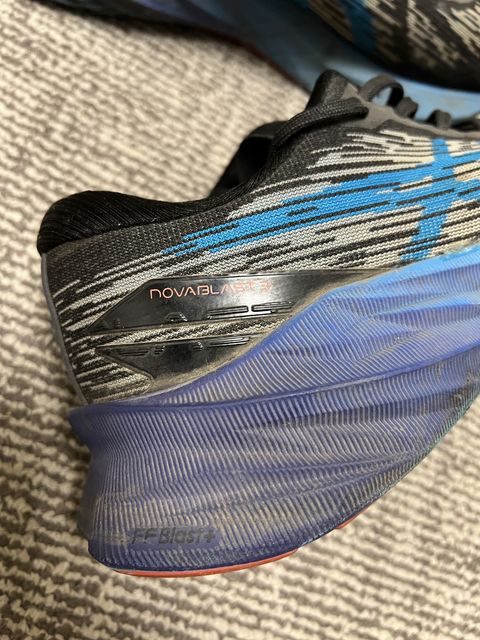 Кроссовки Asics Novablast 3 — zdjęcie 5