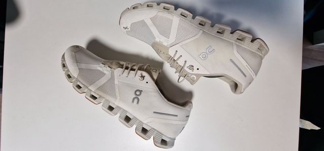 Кросовки on cloud running 45 розмір