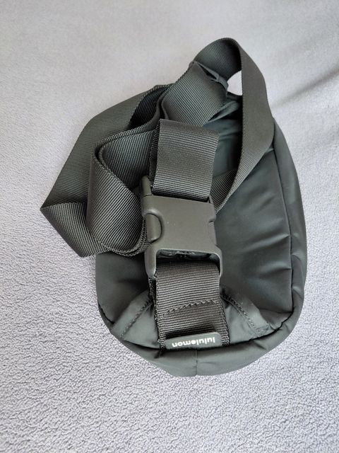 Сумка-бананка Lululemon — zdjęcie 3