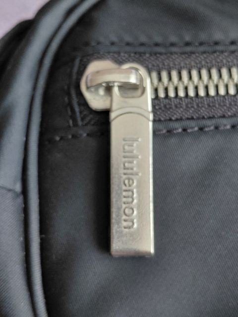 Сумка-бананка Lululemon — zdjęcie 4