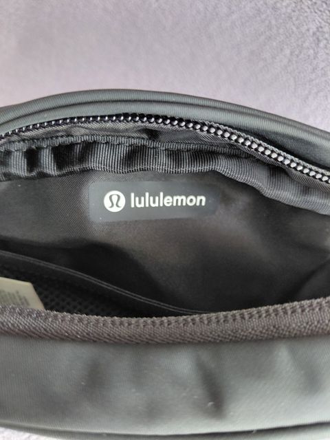 Сумка-бананка Lululemon — zdjęcie 5