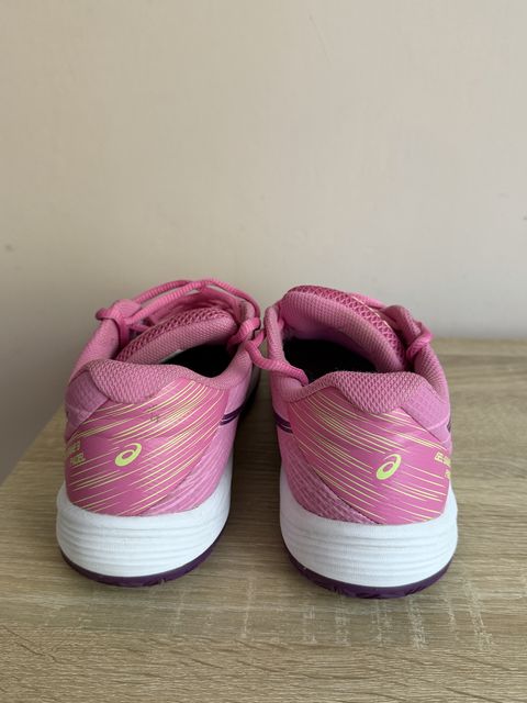 Жіночі кросівки Asics, 39,5 (25 см) — zdjęcie 3