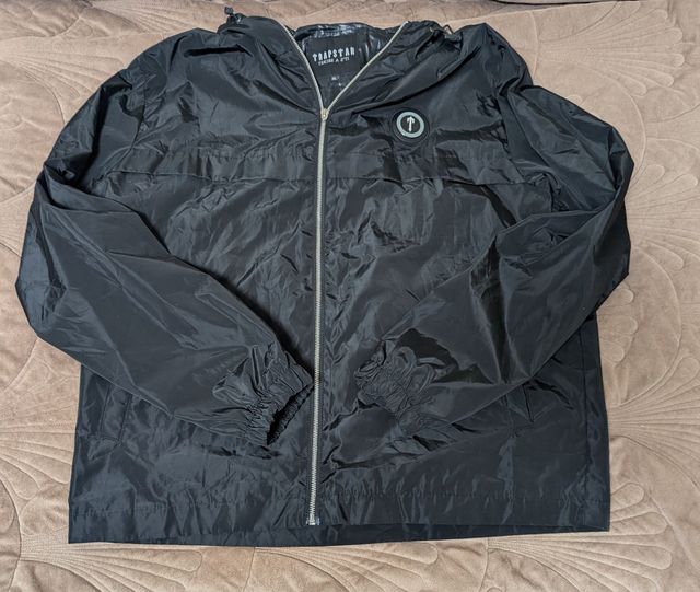 продам ветровку,куртку trapstar, трапстар