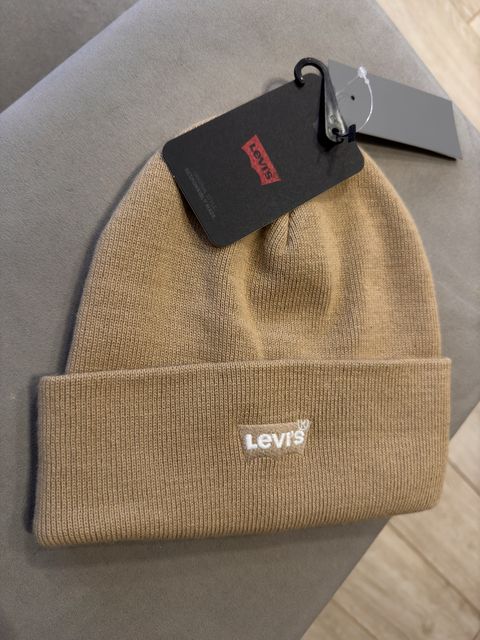 Шапка Levi’s