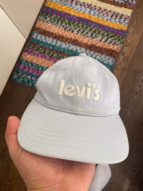 Кепка levi’s нова