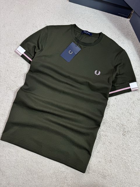 Fred Perry футболка НОВА!