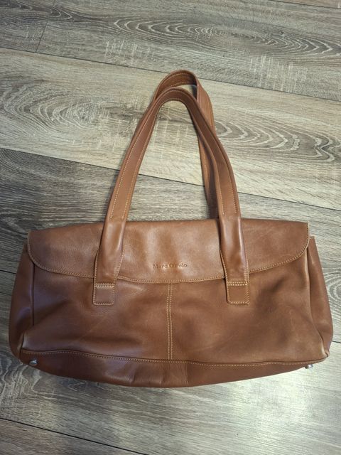 коричнева шкіряна сумка Marc O'Polo.