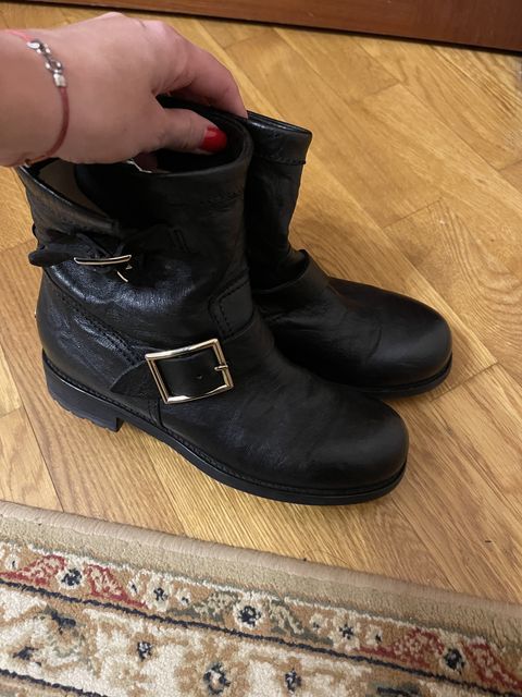 Продам ботинки Jimmy choo, размер 37. 3000 грн.