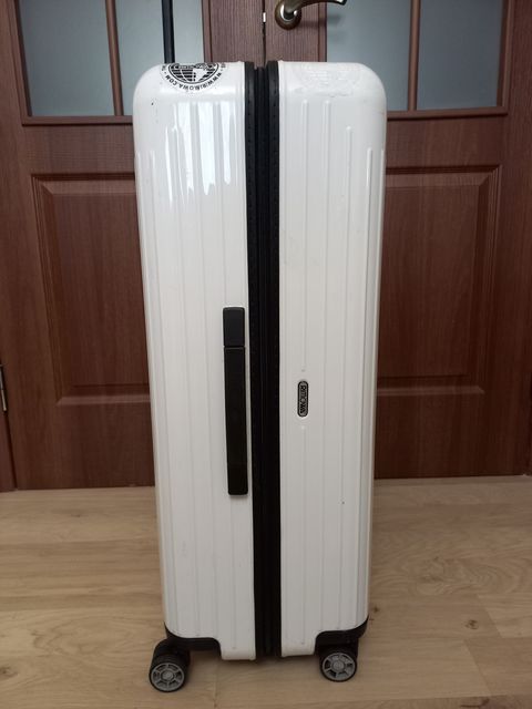 Великий чемодан Rimowa Salsa Air — zdjęcie 3