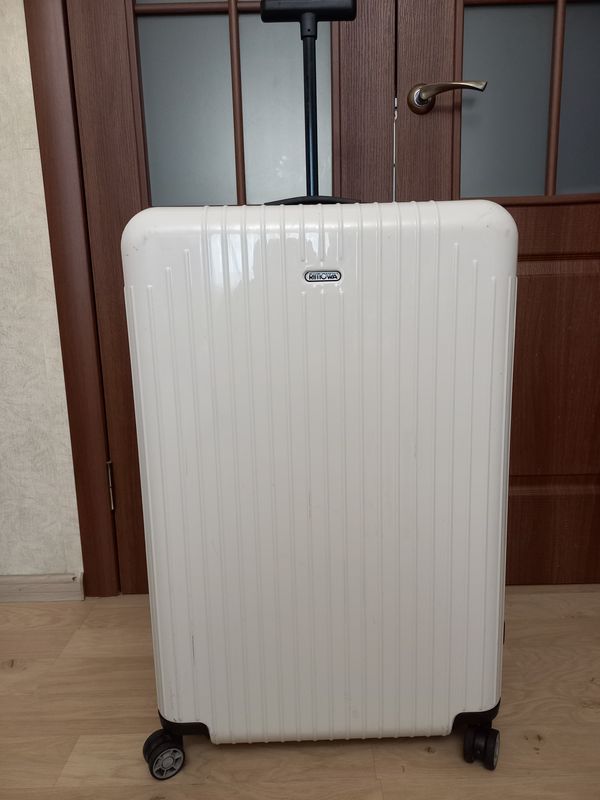 Великий чемодан Rimowa Salsa Air