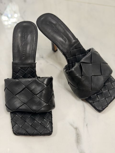 кожаные мюли Bottega Veneta майже нові одягла один раз на фотосе