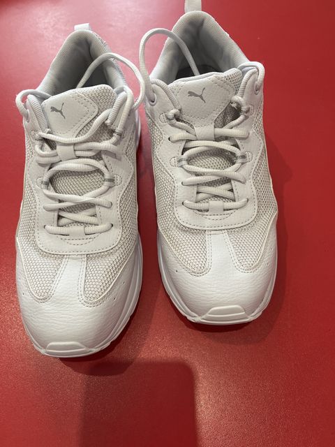 кросівки білі Puma