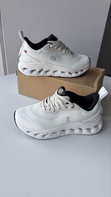 Кросівки On Cloudtilt x Loewe 24,5