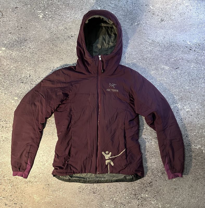 куртка Arc’teryx на пуху Legit