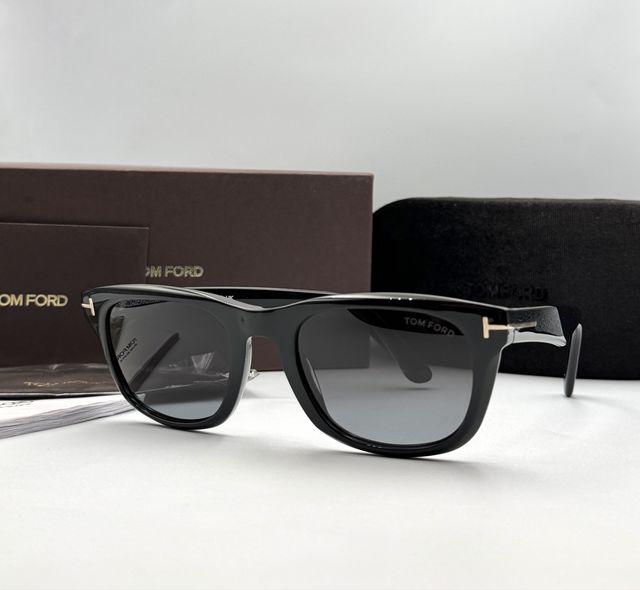 Сонцезахисні окуляри Tom Ford
