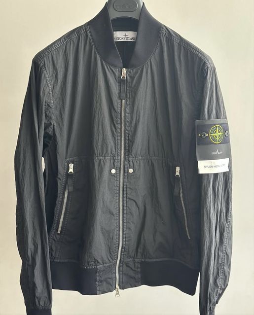 Продам куртку stone island