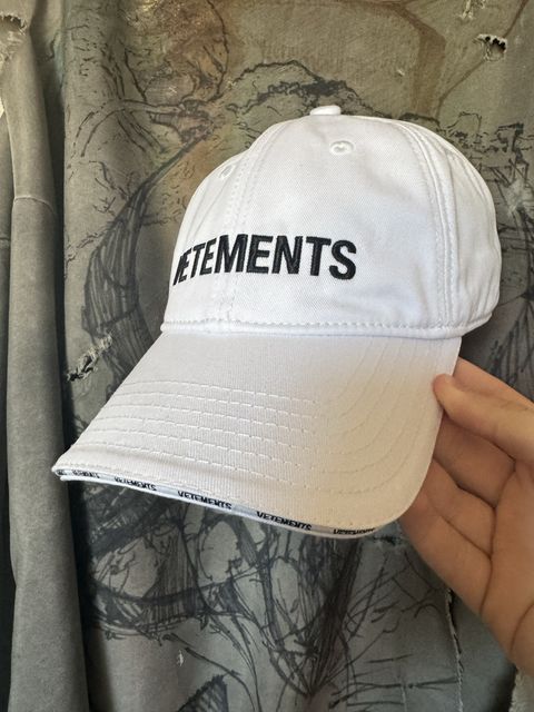 vetements logo cap