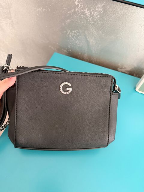 сумочка крос-боді Guess
