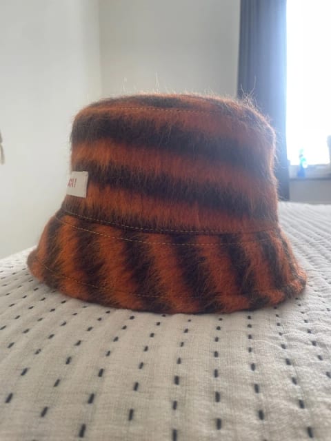 Marni hatt – unik modell, Made in Italy