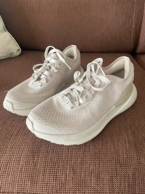 Lululemon running shoes size 38