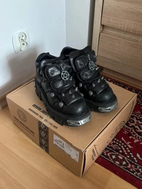 Buty new rock niskie z kolcami i pentagramem