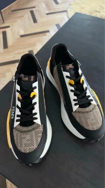 Flow sneakers