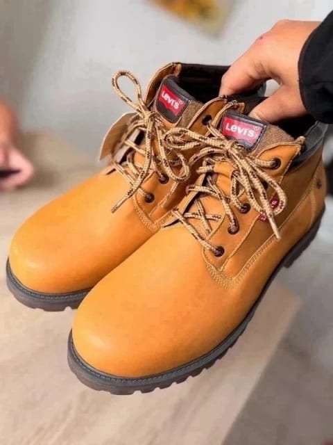 Nové kožené členkové čižmy Levi's