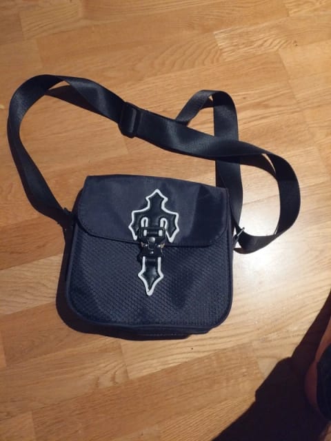 Erittäin hyvä trapstar laukku