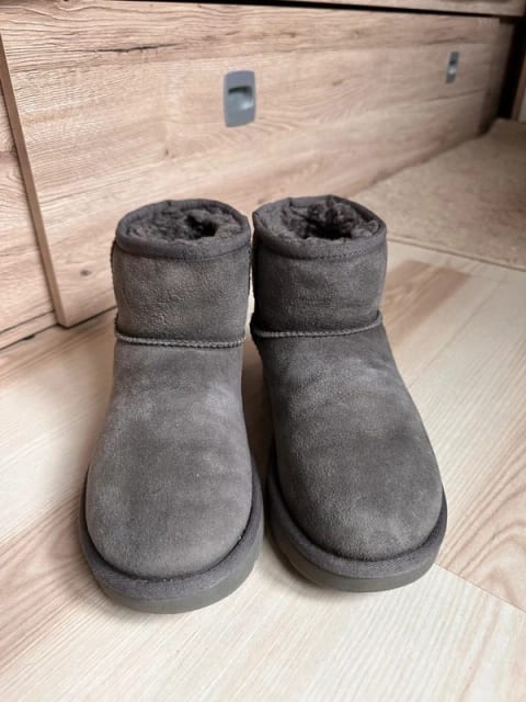 Boty UGG Classic Mini II 37