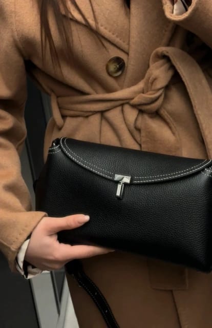 Toteme leather grained t lock clutch mini handbag torba skórzana