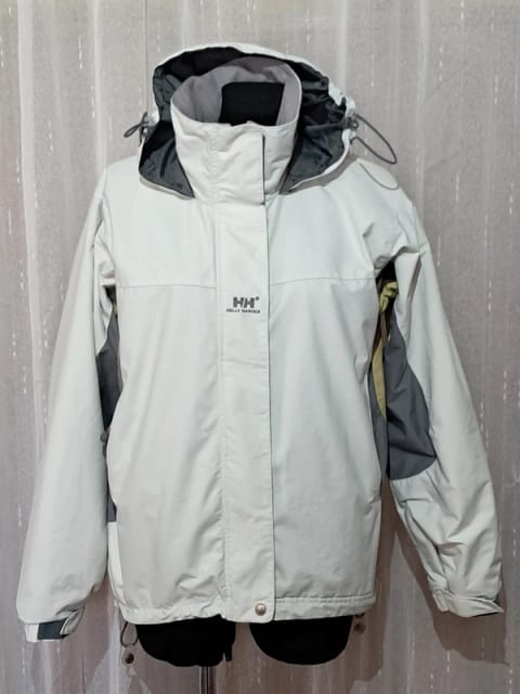Piękna kurtka narciarska Helly Hansen