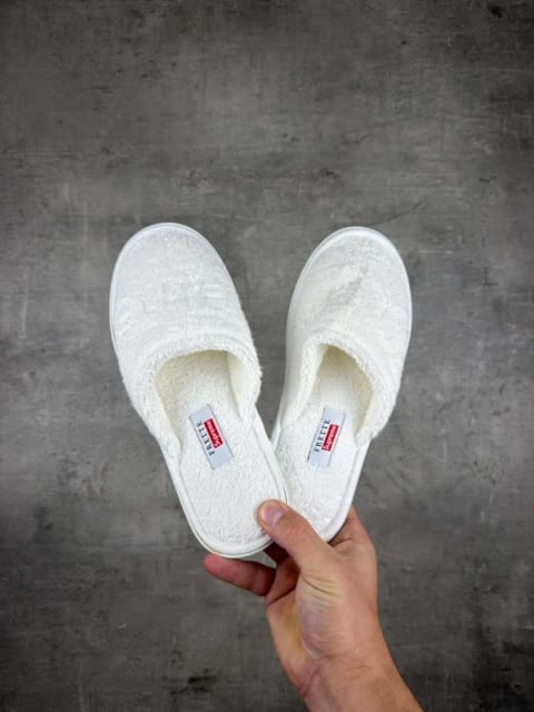 Białe Kapcie Supreme x Frette Terry Slippers
